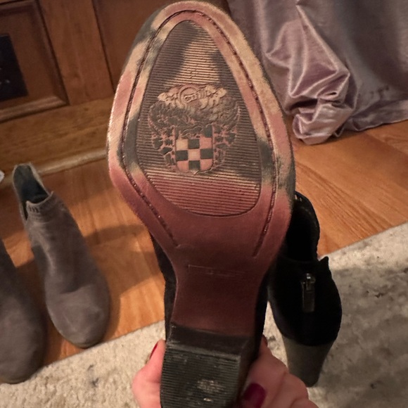 Elegant Black Women's Shoes, Vince camuto, size 5 - Picture 4 of 4